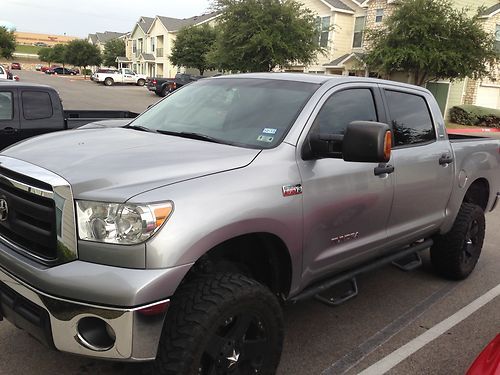 2010 toyota tundra base extended crew cab pickup 4-door 5.7l