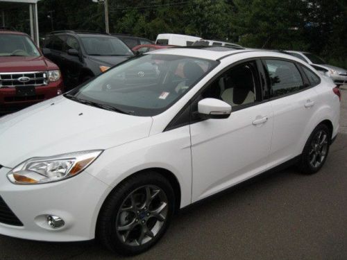 2013 ford focus titanium sedan 4-door 2.0l