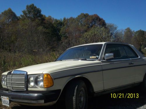 1980 mercedes-benz 300cd base coupe 2-door 3.0l