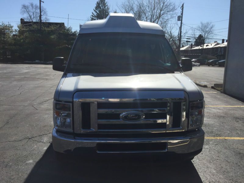 2010 ford e-series van