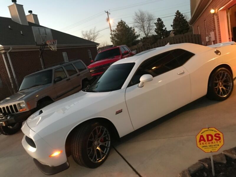 2016 dodge challenger srt 392