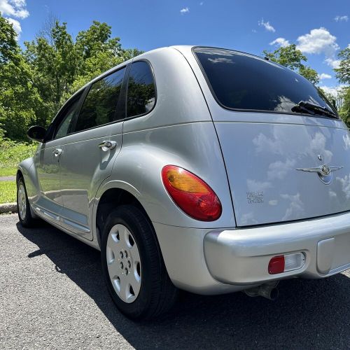 2005 chrysler pt cruiser touring only 19k miles 1owner clean carfax