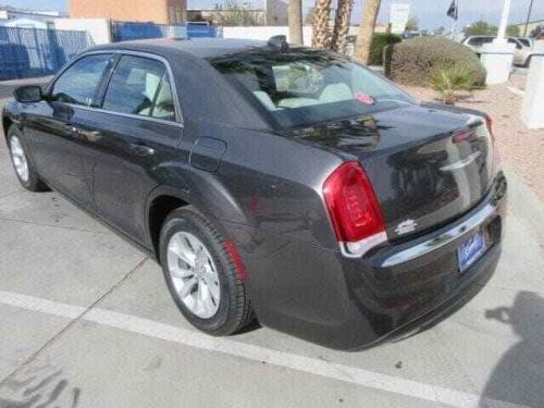 2023 chrysler 300 series touring