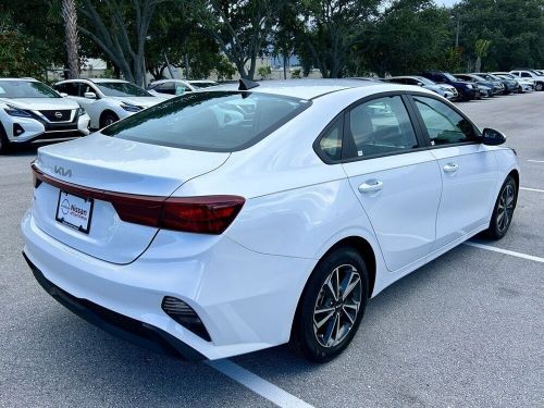 2024 kia forte lxs