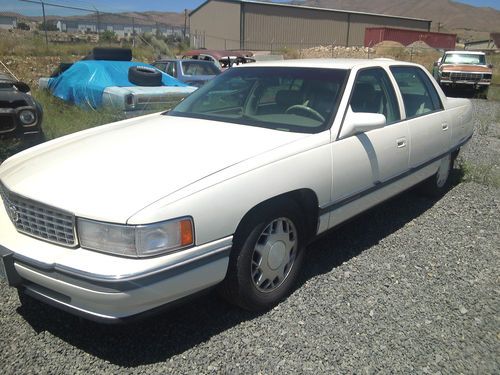 1996 cadillac deville concours sedan 4-door 4.6l