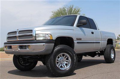 **no reserve** 2002 dodge ram 2500 slt lifted 4x4 quad cab short bed az clean