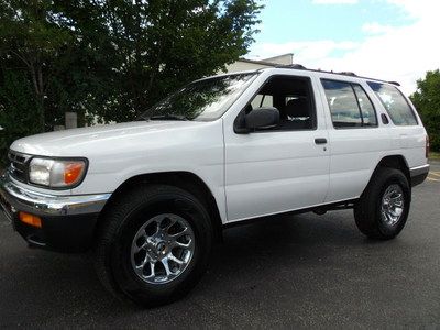 Super sharp pathfinder 4x4, chrome wheels, newer tires, very clean, act fast