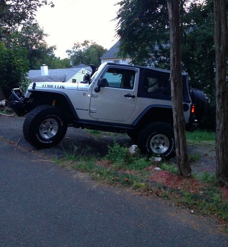 Upgraded 2011 jeep wrangler sport sport utility 2-door 3.8l