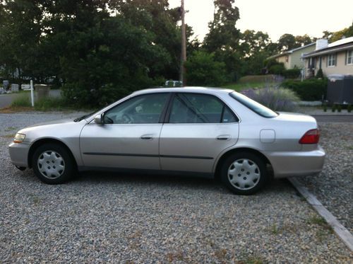 1998 honda accord dx sedan 4-door 2.3l