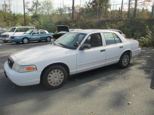 2003 ford crown victoria police package- govt. surplus-va.