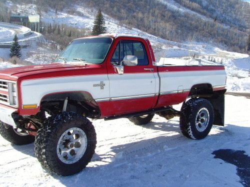 1987 chevy silverado 1/2 ton long bed converted into a 1-ton rock crawler