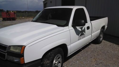 2007 chevy silverado &#034;classic&#034; 1500 reg cab, wt, lwb, super low miles!!!!!