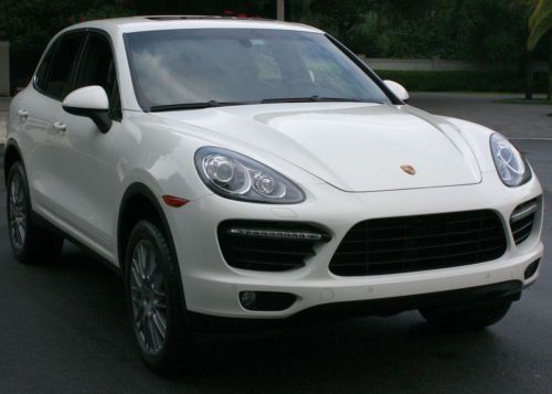 Mint florida rocketship - 2 yr warranty - 2011 porsche cayenne turbo - 12k mi