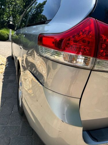 2011 toyota sienna le