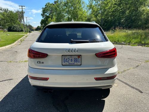 2018 audi q3 premium - 2.0t turbo * fully loaded, leather, sunroof, etc