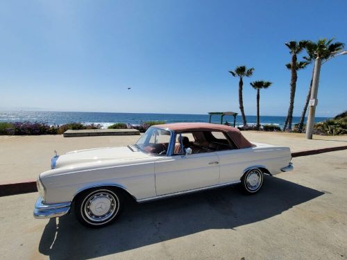 Mercedes-Benz 220 SE Cabriolet