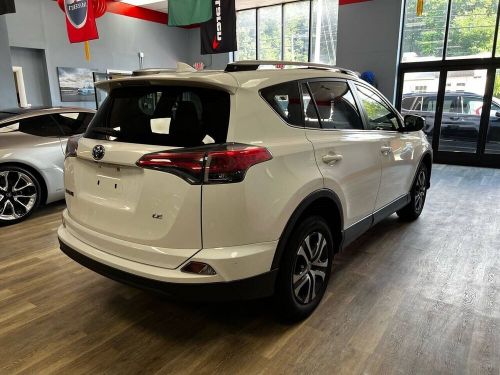 2017 toyota rav4 le 4dr suv