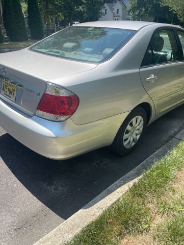 2005 toyota camry le