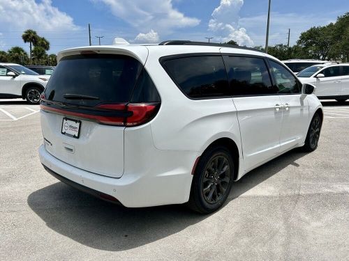 2021 chrysler pacifica touring l