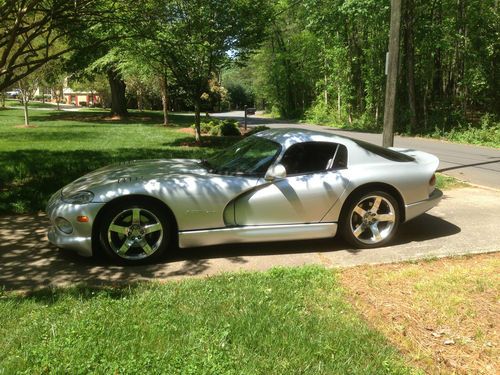 1998 dodge viper gts coupe 2-door 8.0l