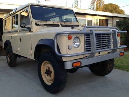 1987 defender 110 north american / 1964 us land rover 109 series lla