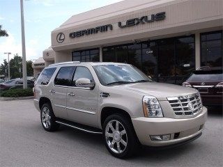 2010 cadillac escalade 2wd 4dr luxury   32k miles   navigation