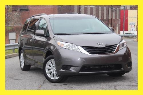 2013 toyota sienna le automatic slide doors alloy wheels back up camera