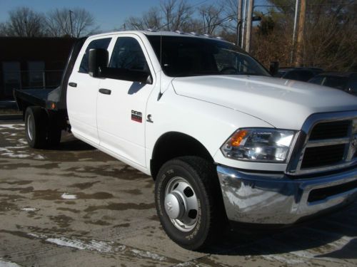 2012 ram 3500 4x4 crew cab w/ cm flat bed like new condition!