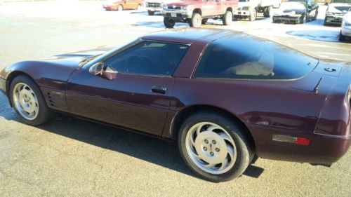 1992 chevrolet corvette base hatchback 2-door 5.7l