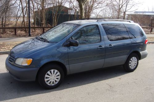 2003 toyota sienna le 7 passenger