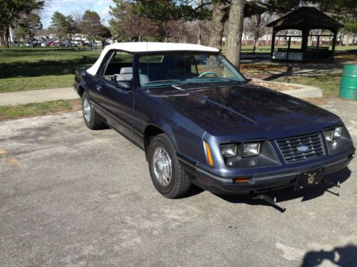 Beautiful 1983 ford mustang glx convertible 2-door 3.8l  parade car