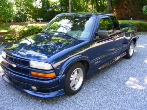 2003 chevy s-10 extreme extended cab pickup truck