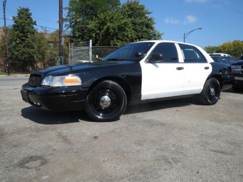 Black &amp; white p71 ex police 71k miles pw pl psts cruise nice