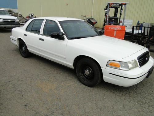 1999 ford crown victoria police interceptor 4 door sedan