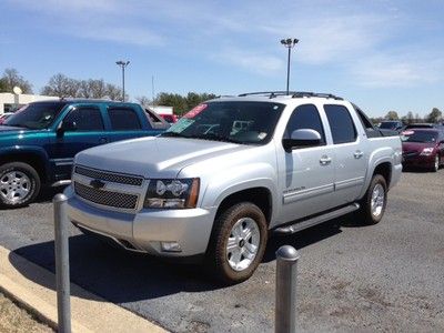 Chevy avalanche leather heated seats sunroof z71 4x4 low miles factory warranty