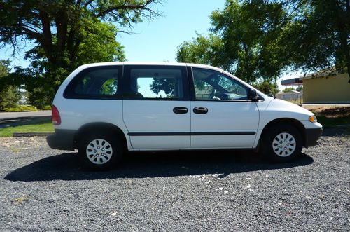 41,500mi  1998 plymouth voyager base mini van 3.0l