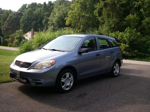 2004 toyota matrix 5 door station wagon no reserve - nice!