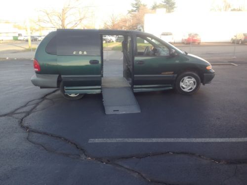 Van  wheelchair handicap dodge grand caravan se braun side  ramp low miles