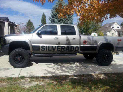 2002 chevrolet silveado 4 door truck