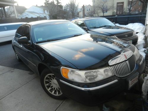 2000 lincoln town car signature sedan 4-door 4.6l