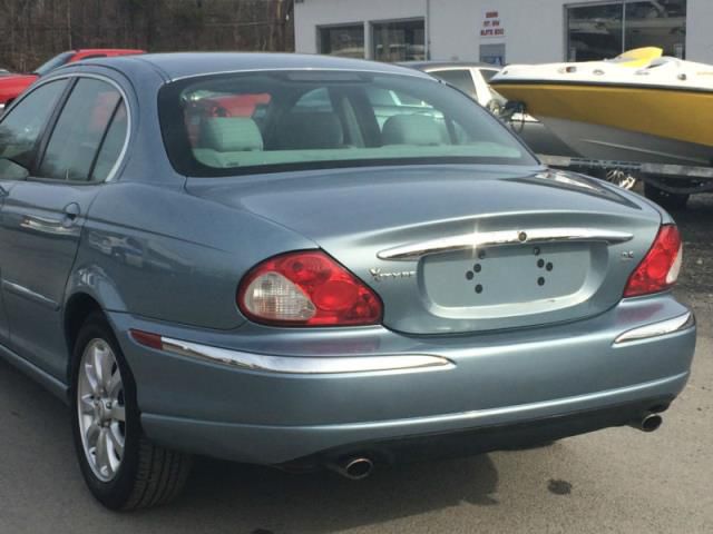 Jaguar x-type base sedan 4-door