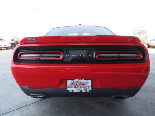 2021 dodge challenger sxt coupe 2d