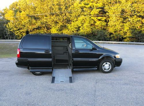 03 chevy venture ls, handicap wheelchair   braun entervan    38,233 orig. mi.