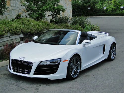 V10 spider 6-speed, rare ibis white over black, only 11k mi, carbon fiber,