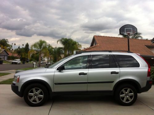 Great condition 2004 volvo xc90 2.5t wagon 4-door 2.5l