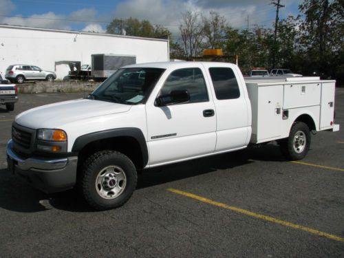 Gmc sierra 2500hd  utility truck 6.0 auto 4x4 92k original miles clean!!!!!!