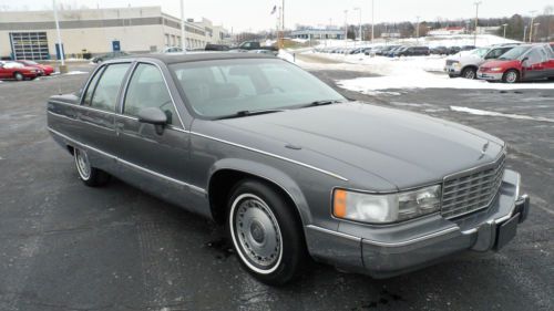 Low miles!! super clean in &amp; out! runs great! come see this luxurious cadillac!!