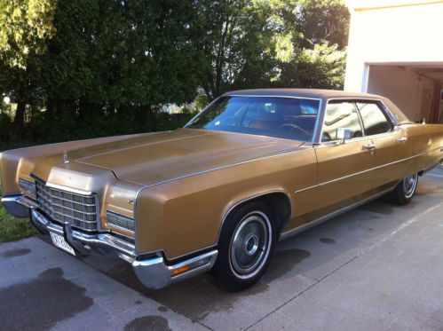 Rare 1972 lincoln continental (mafia car)