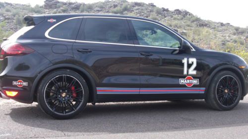 2012 porsche cayenne turbo martini racing