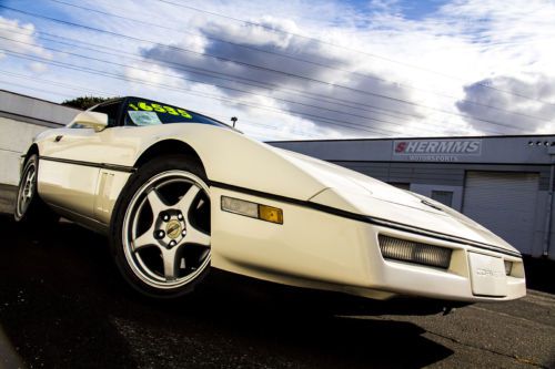 1988 chevrolet corvette base hatchback 2-door 5.7l